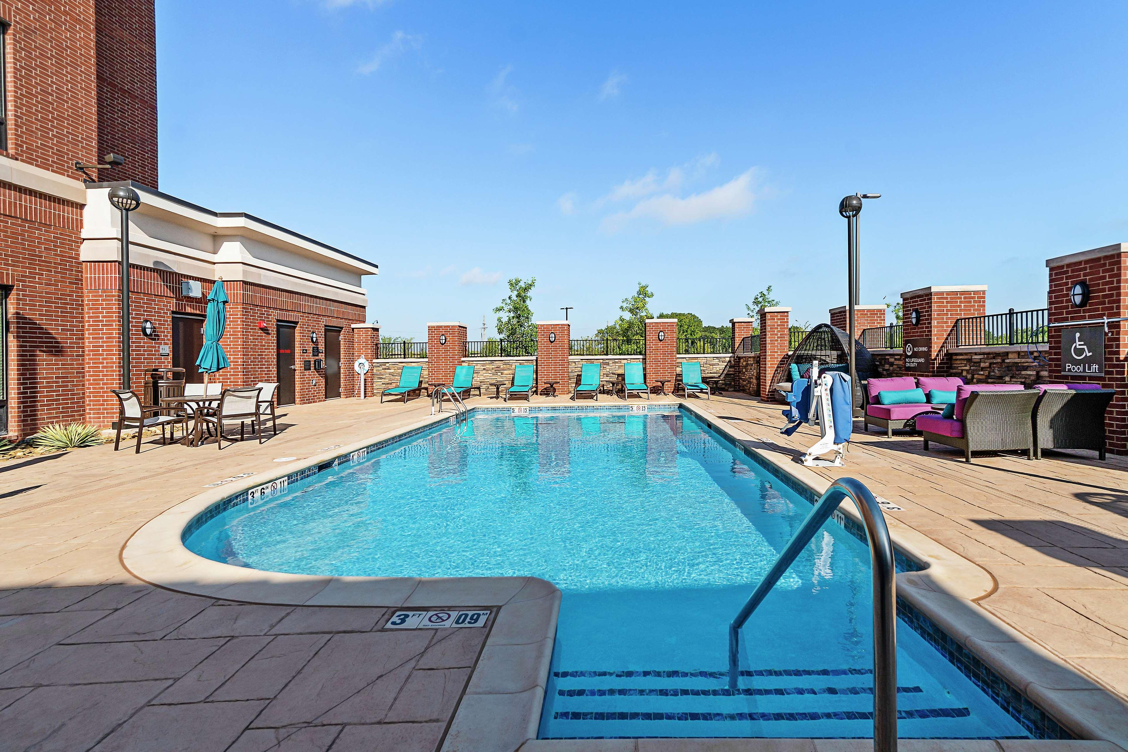 Hilton Garden Inn Edmond/Oklahoma City North Exterior photo
